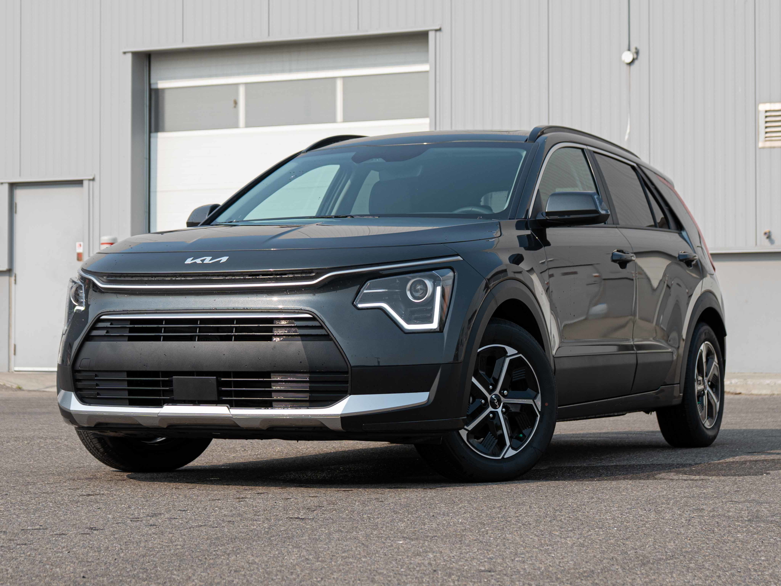 Gray (INTERSTELLAR GREY) 2026 Kia Niro SUV / Crossover  Automatic