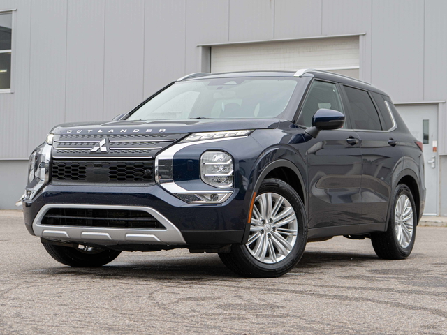 Blue 2022 Mitsubishi Outlander SUV / Crossover All-Wheel Drive Automatic
