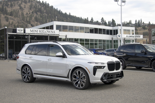 Mineral White Metallic 2027 BMW X7 SUV / Crossover All-Wheel Drive Automatic