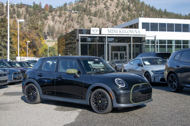 Midnight Black II Metalli 2027 MINI Cooper Hatchback Front-Wheel Drive Automatic