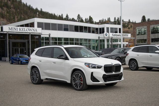 Alpine White Non-Metallic 2027 BMW X1 SUV / Crossover All-Wheel Drive Automatic